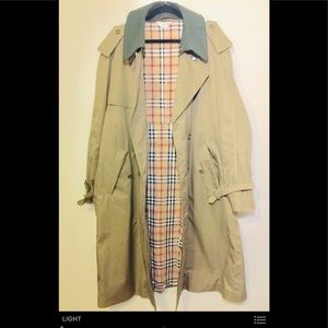 Burberry Jackets & Coats - Burberry Trench Coat Burberry Jackets & Coats - Burberry Trench Coat